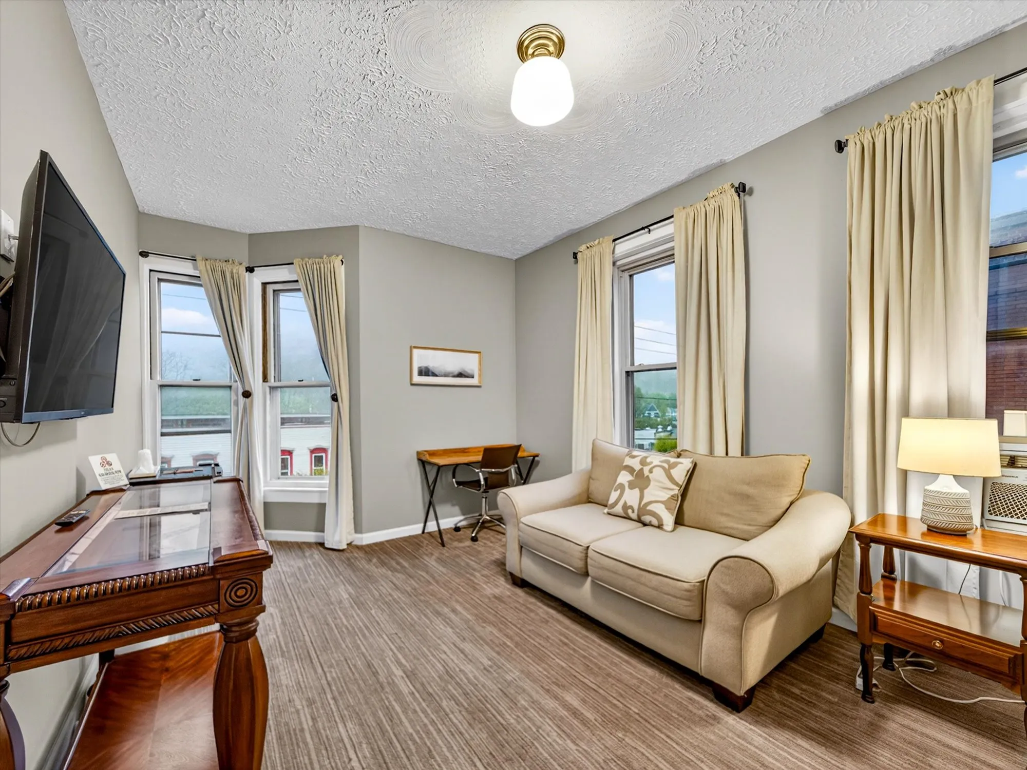 The Derby Suite — view 1