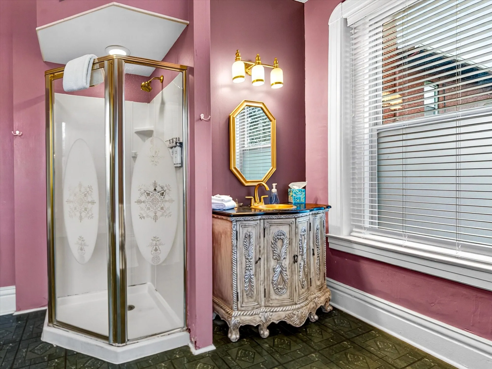 The Niagara Suite — view 3