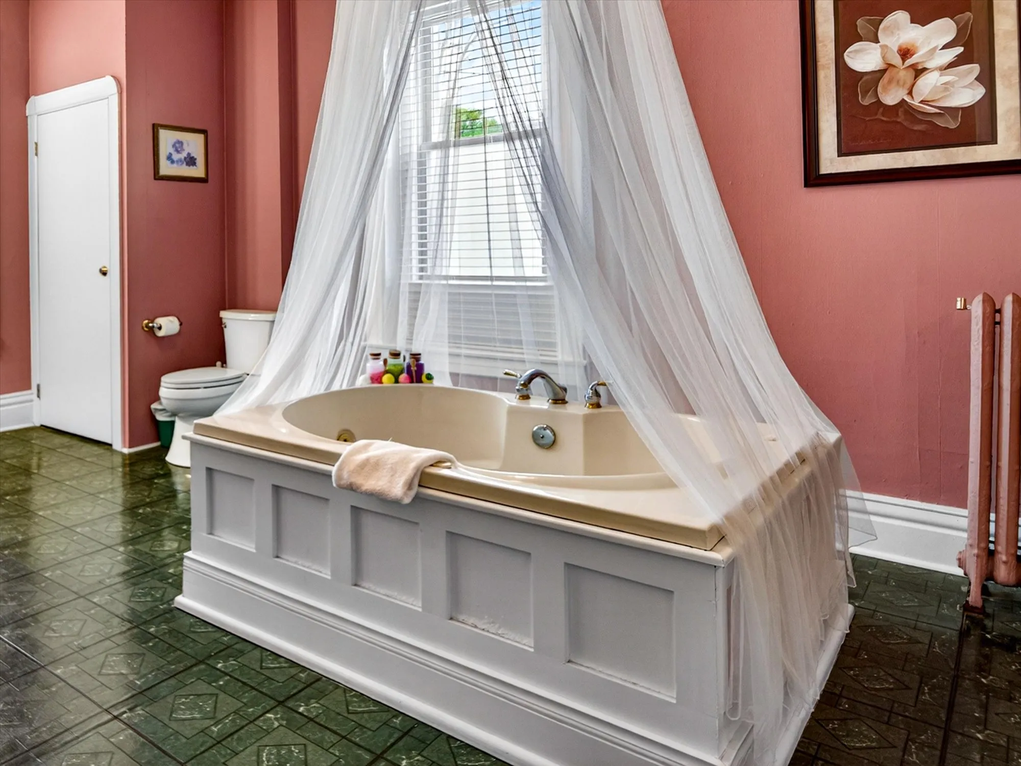The Niagara Suite